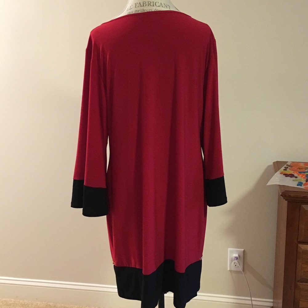 Dress - Picture 3 of 4